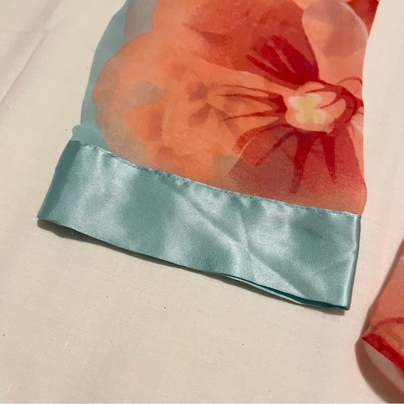 La Vie En Rose Floral Satin Button-Up Blouse Size XS - Picture 13 of 16